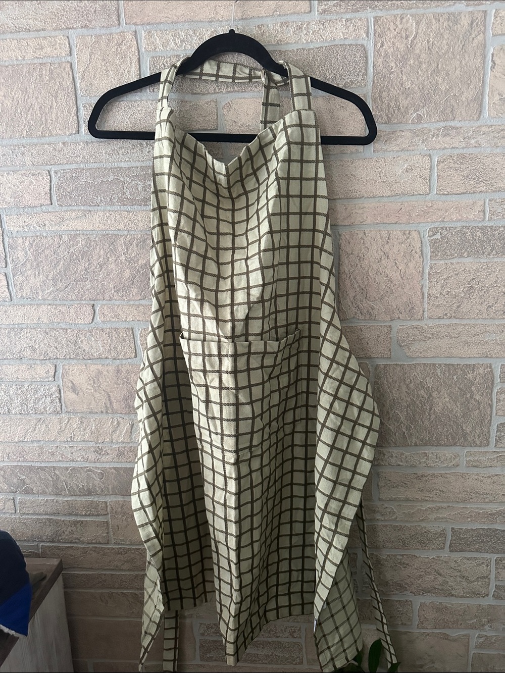 Hawkins New York Green Tan Checked  Apron with Pockets